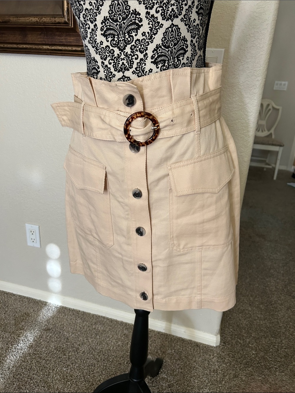 Banana Republic Cream Button-Front Mini Skirt with Tortoiseshell Buckle